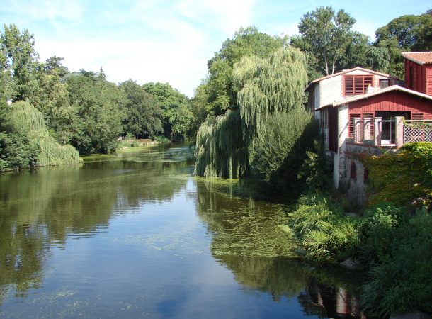 Vue de La Sèvre Nantaise depuis un pont